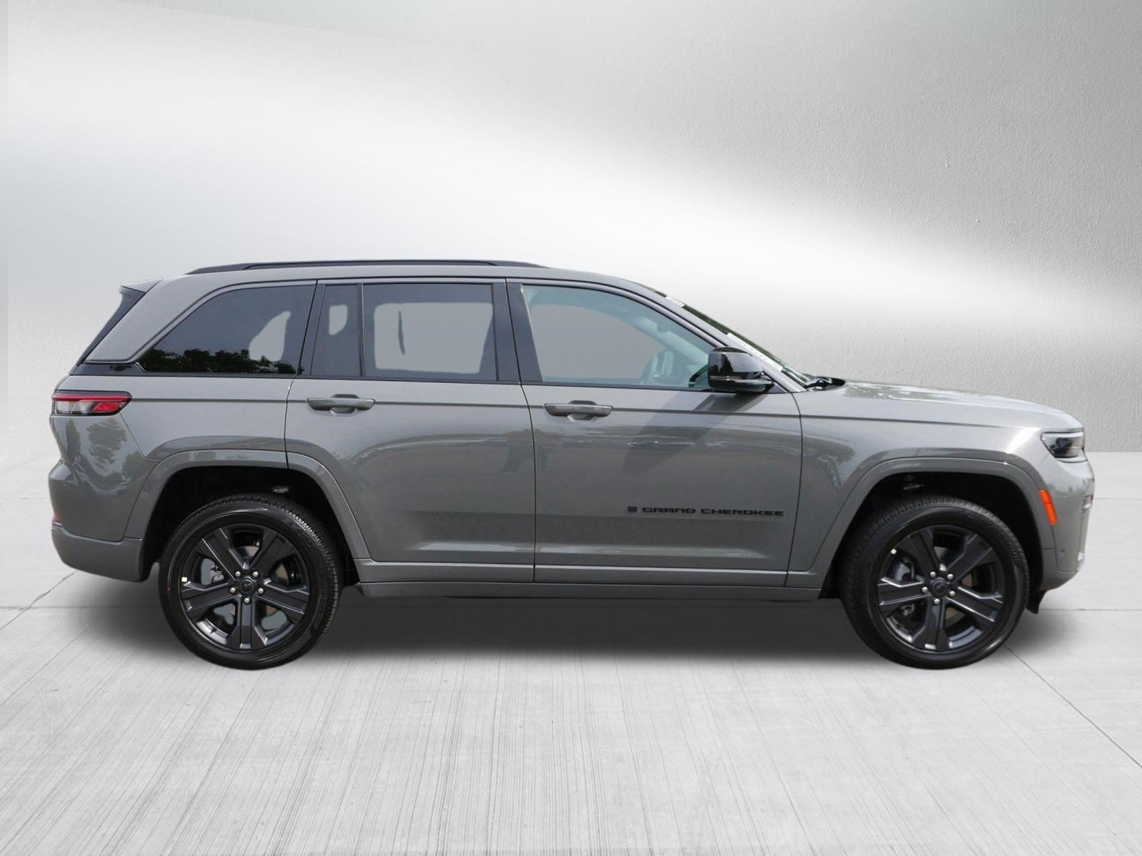 New 2027 Jeep Grand Cherokee Limited AWD/4WD image 8
