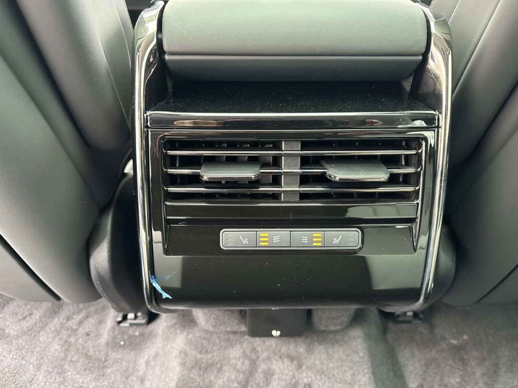 New 2026 Land Rover Range Rover Sport Dynamic SE AWD/4WD image 16