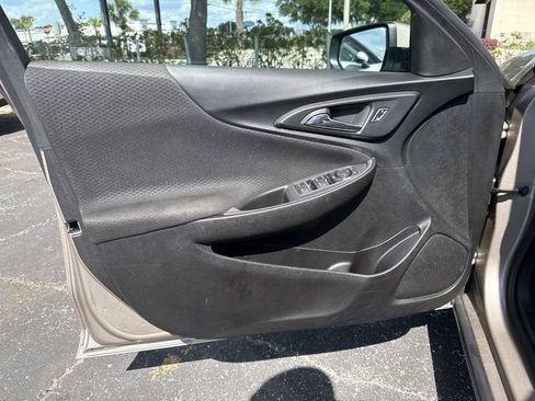 Used 2024 Chevrolet Malibu LT FWD image 19