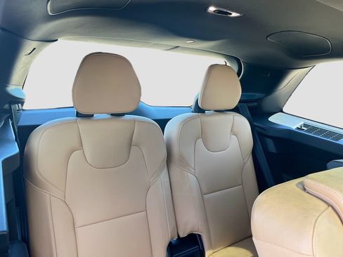 Used 2017 Volvo XC90 T6 Momentum w/ Vision Package AWD/4WD image 29