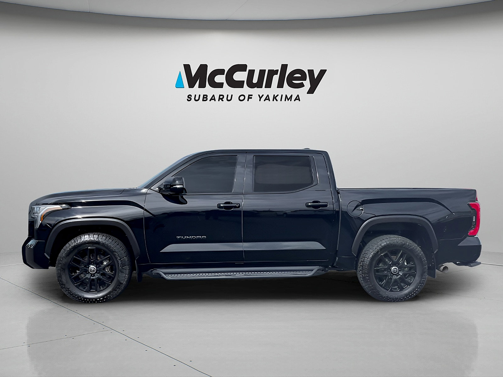 Used 2024 Toyota Tundra Limited AWD/4WD image 8