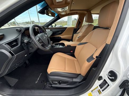 Used 2025 Lexus ES 350 w/ Premium Package image 30