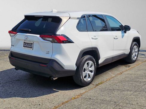 Used 2024 Toyota RAV4 LE AWD/4WD image 3