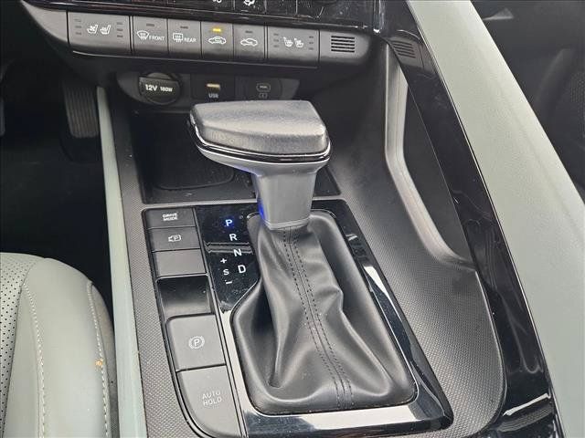 Used 2025 Hyundai Elantra Limited FWD image 11