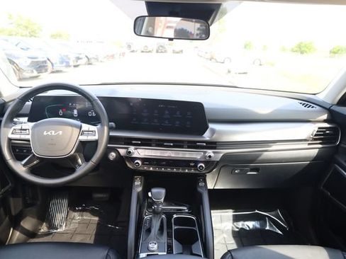 Used 2025 Kia Telluride S FWD image 12
