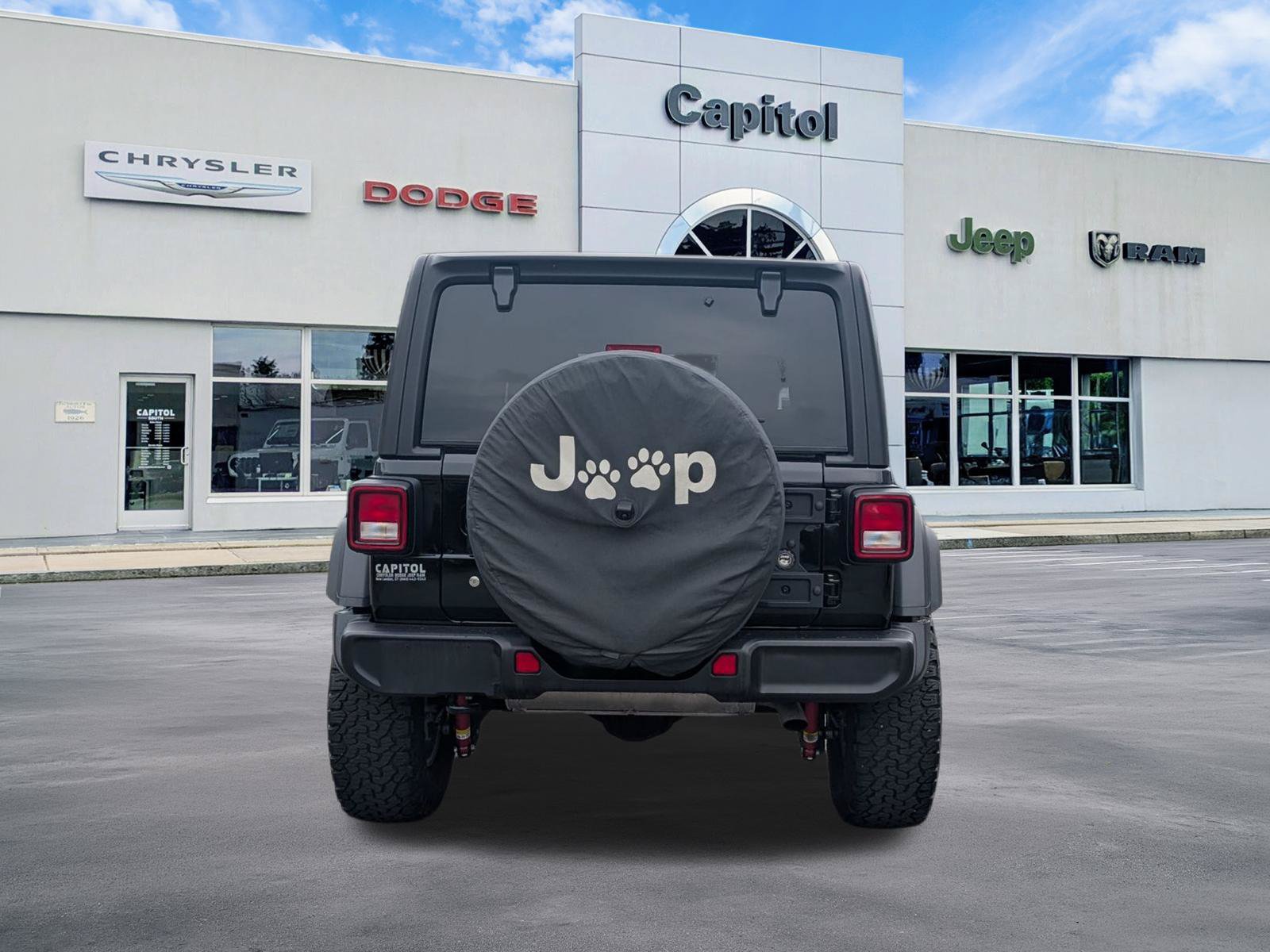 Used 2022 Jeep Wrangler Unlimited Sport w/ Xtreme Recon 35" Tire Package AWD/4WD image 4