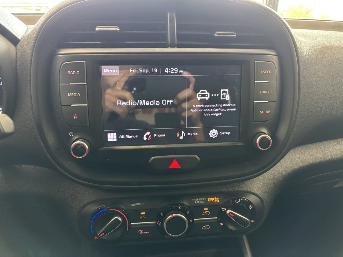 Used 2022 Kia Soul LX FWD image 40