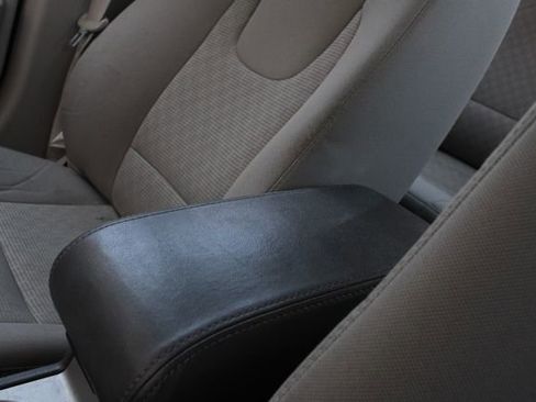 Used 2011 Ford Fusion SE image 16