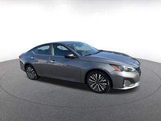 Used 2025 Nissan Altima 2.5 SV video 2