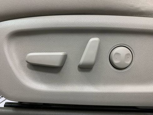 Used 2021 Kia Sedona LX image 5