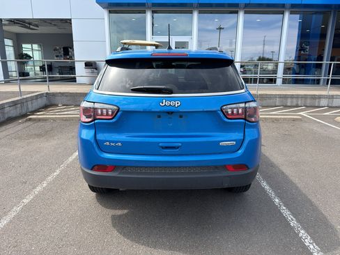 Used 2024 Jeep Compass Latitude image 6