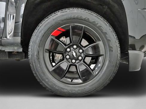 Used 2018 Chevrolet Colorado LT w/ Redline Special Edition AWD/4WD image 34