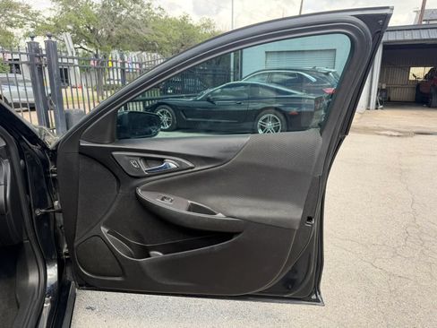 Used 2022 Chevrolet Malibu LS FWD image 9