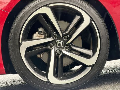 Used 2018 Honda Accord Sport image 14