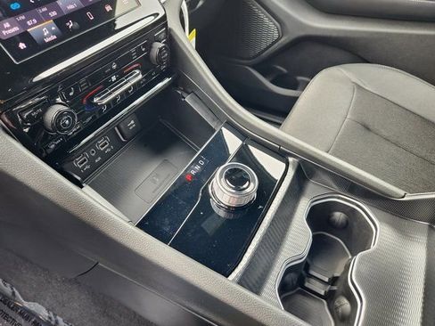 New 2025 Jeep Grand Cherokee Laredo X w/ Luxury Tech Group I AWD/4WD image 17