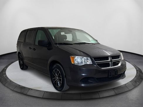 Used 2019 Dodge Grand Caravan SE w/ UConnect Hands-Free Group image 3
