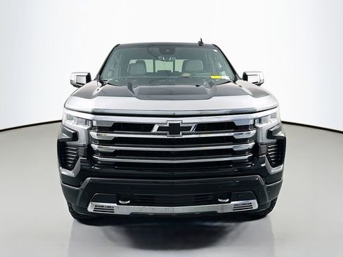Used 2023 Chevrolet Silverado 1500 High Country w/ Technology Package AWD/4WD image 2