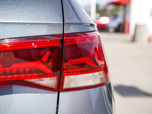 Used 2023 Volkswagen Taos SEL image 12