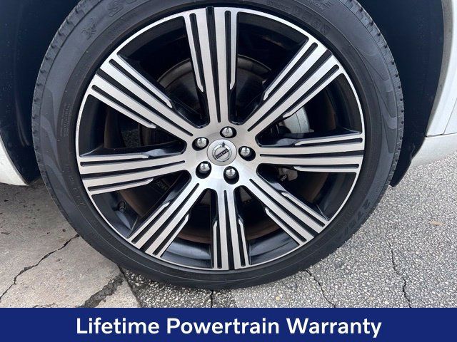 Certified 2024 Volvo XC90 B6 Plus w/ Protection Package Premier AWD/4WD image 12