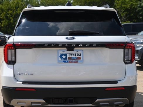 New 2025 Ford Explorer Active w/ Active Comfort Package image 29