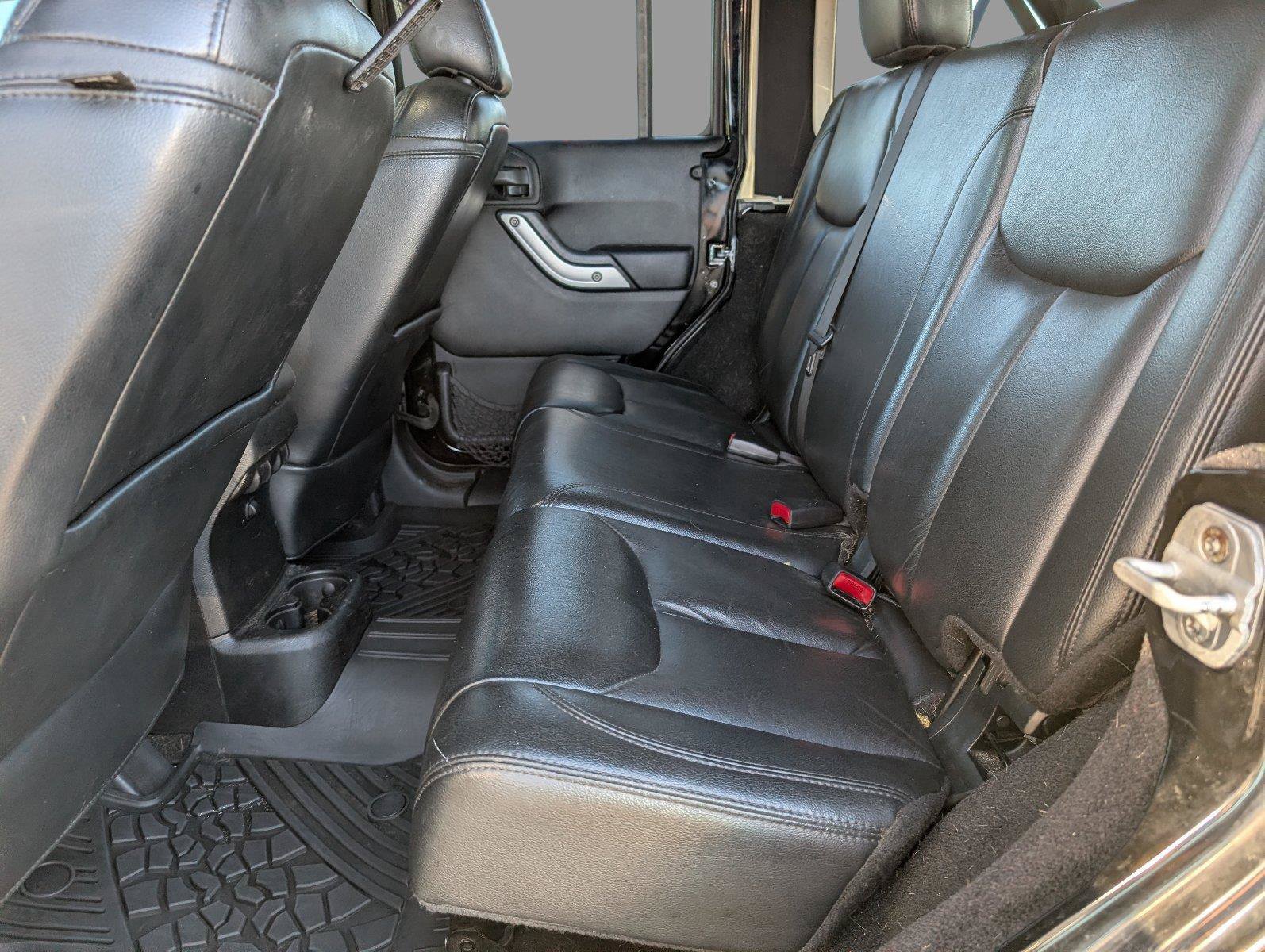 Used 2013 Jeep Wrangler Unlimited Rubicon AWD/4WD image 35
