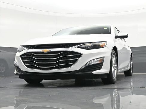 Used 2024 Chevrolet Malibu LS FWD image 33