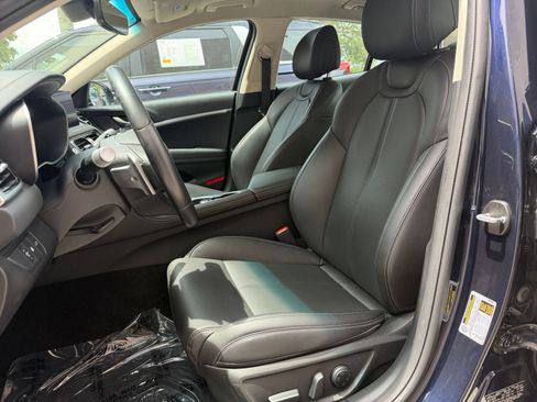 Used 2026 Genesis G70 2.5T RWD image 23
