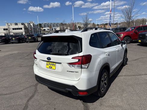 Used 2019 Subaru Forester Premium w/ All-Weather Package AWD/4WD image 6