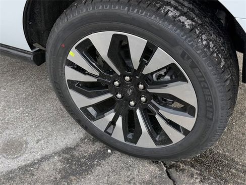 New 2026 Ford Expedition Platinum w/ Driver's Package image 8