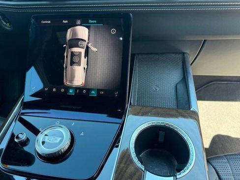 Certified 2025 Cadillac Escalade Sport Platinum w/ LPO, ONYX Package AWD/4WD image 17