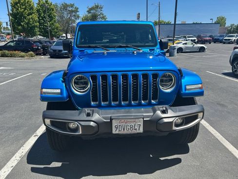 Used 2021 Jeep Wrangler Unlimited Sahara AWD/4WD image 8