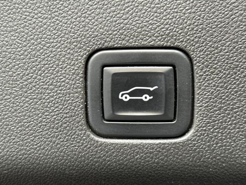 Used 2022 GMC Yukon Denali AWD/4WD image 24