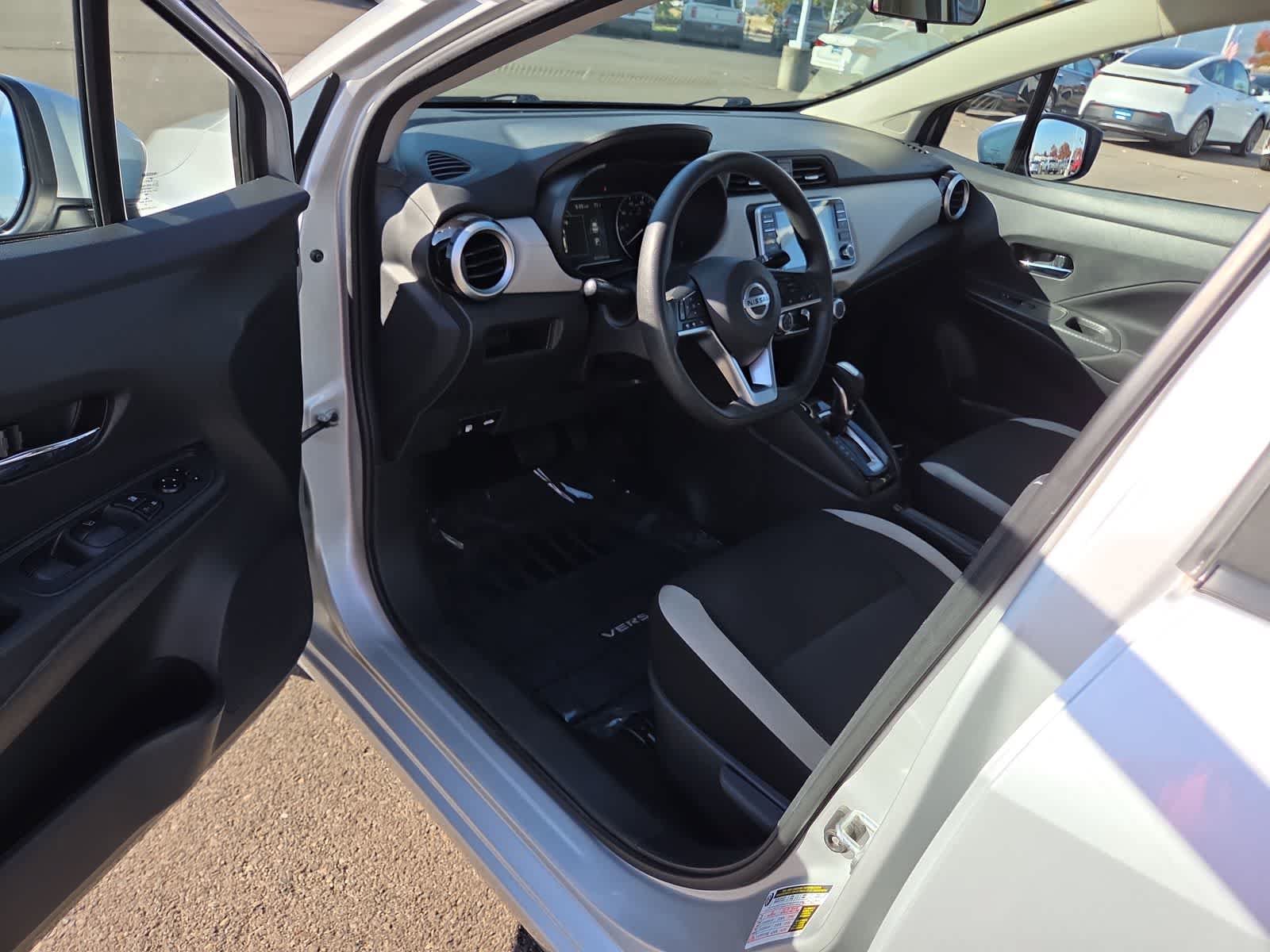 Used 2021 Nissan Versa SV FWD image 10