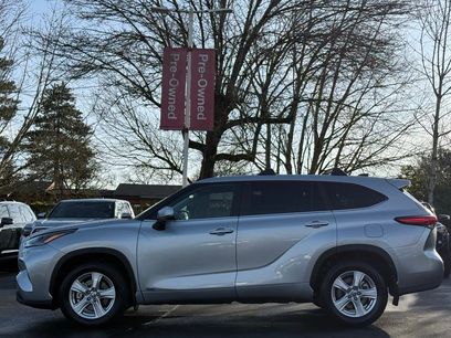 Used 2023 Toyota Highlander LE