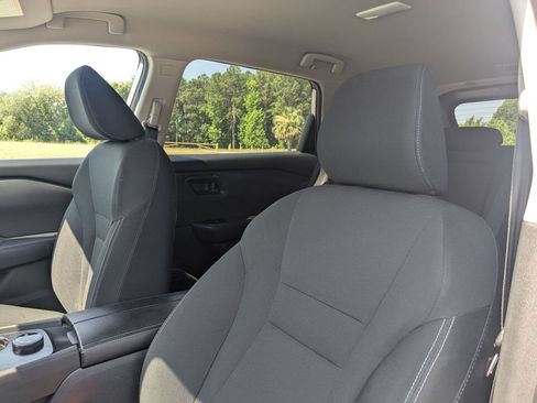 Used 2024 Nissan Rogue S AWD/4WD image 14