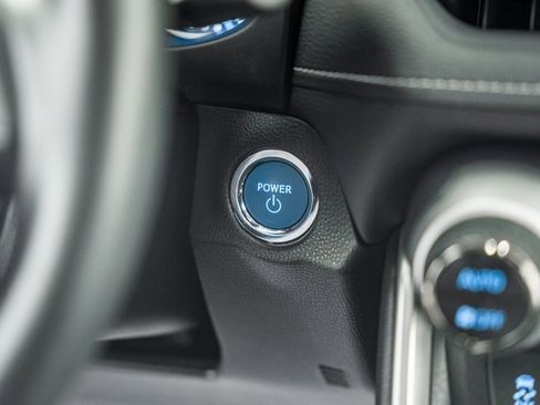 Certified 2022 Toyota RAV4 XLE Premium image 28