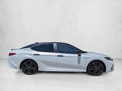 Used 2025 Toyota Camry XSE FWD image 4