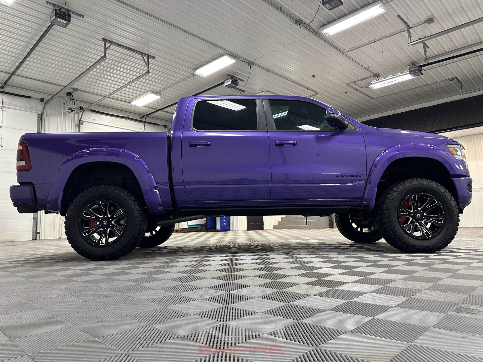 Used 2024 RAM 1500 Laramie AWD/4WD image 17