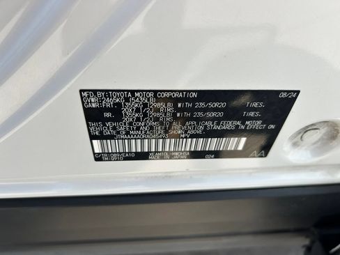 Used 2024 Toyota bZ4X FWD image 10