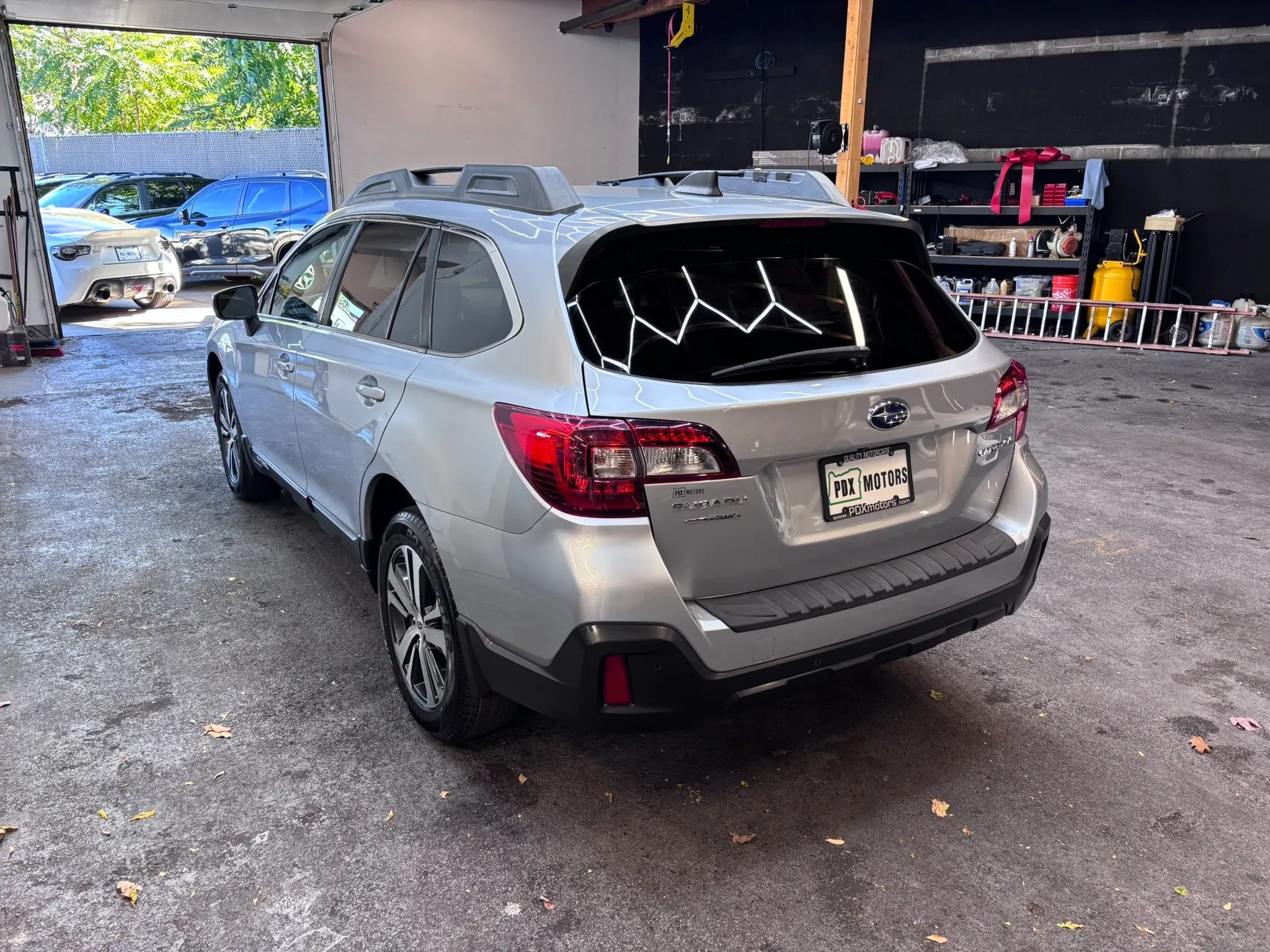 Used 2018 Subaru Outback 2.5i Limited AWD/4WD image 5