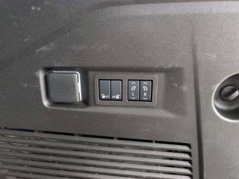 Used 2025 GMC Yukon Denali image 20