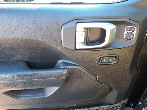 Used 2022 Jeep Wrangler Unlimited Sport image 12