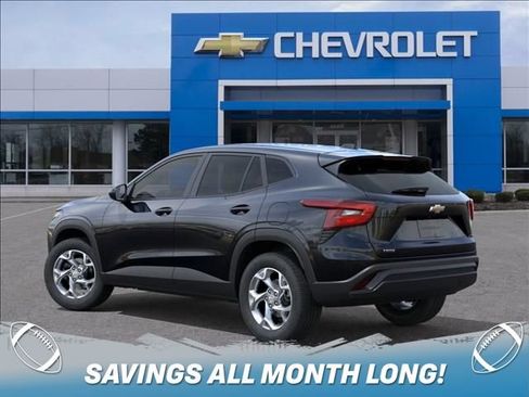 New 2026 Chevrolet Trax LS w/ LS Convenience Package FWD image 3