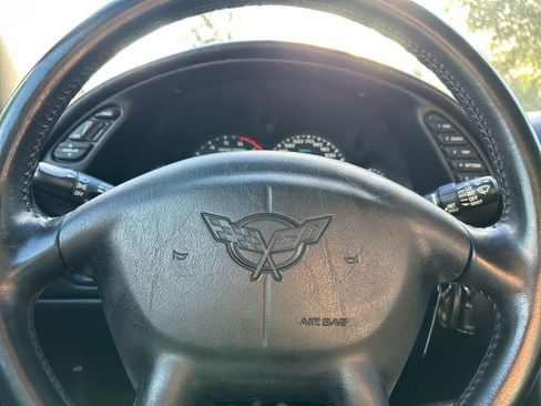 Used 2002 Chevrolet Corvette Convertible w/ Preferred Equipment Group2 image 17