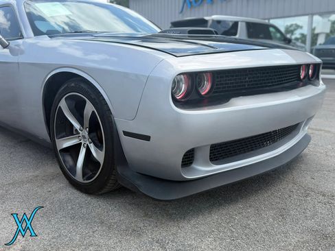 Used 2017 Dodge Challenger R/T RWD image 10