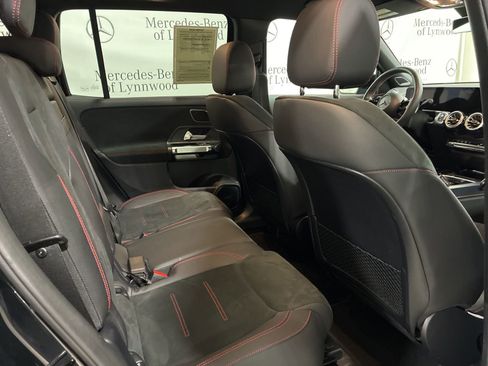 Used 2025 Mercedes-Benz GLB 250 GLB 250 image 24