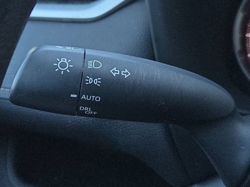 Used 2025 Toyota RAV4 XLE AWD/4WD image 29