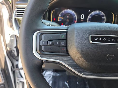 Used 2022 Jeep Wagoneer Series III w/ Flexible Seating Group RWD image 36