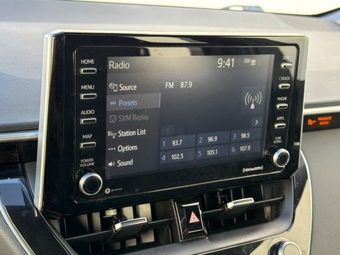 Used 2021 Toyota Corolla SE w/ SE Premium Package FWD image 18