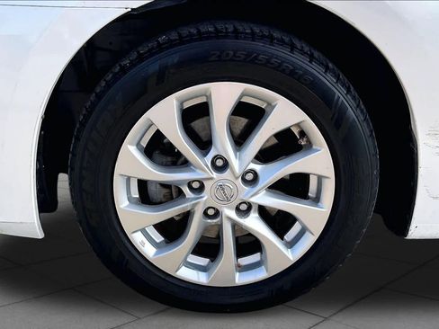 Used 2018 Nissan Sentra SV w/ Premium Package (P01) FWD image 11